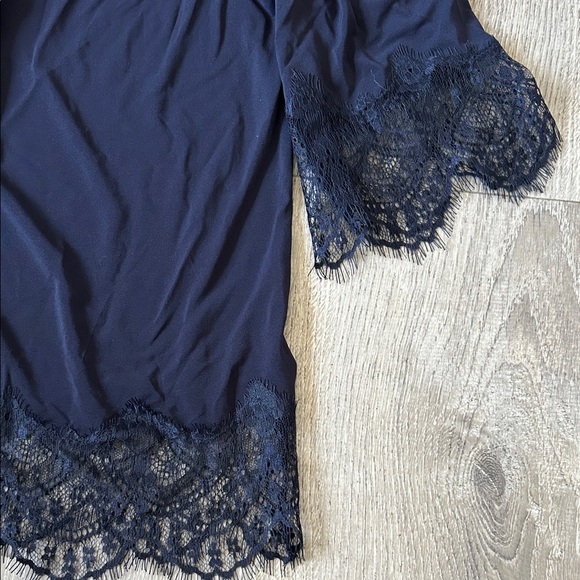 Banana Republic Navy Blue Lace Top XS NWT - Picture 4 of 4